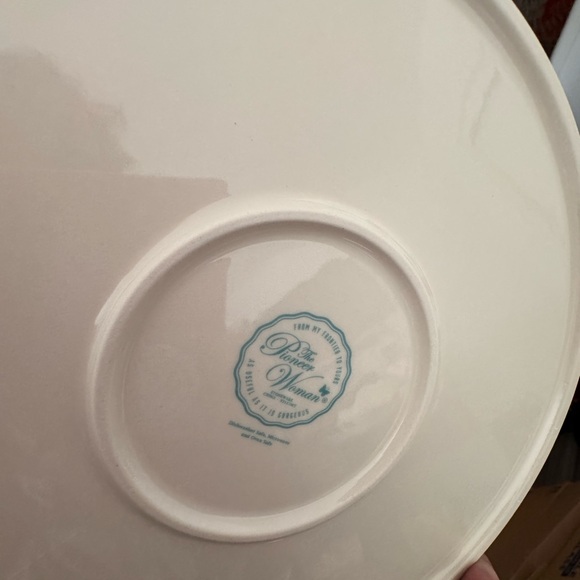 The Pioneer Woman Red and White Ceramic Pie Dish - Picture 4 of 5